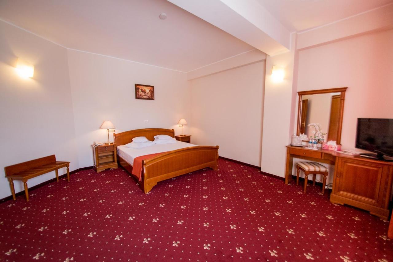 Hotel Amadeus Focsani Exterior photo